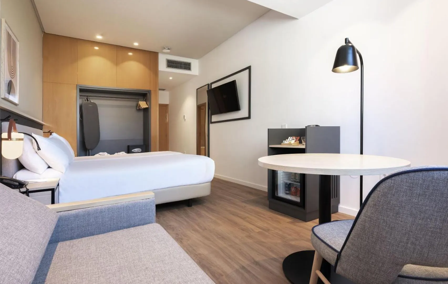 Hotel Málaga Alameda Centro Affiliated by Meliá